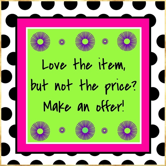 5/$15 Gold & Black Large Chain Link Necklace - Picture 4 of 4